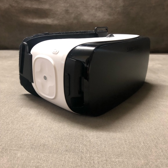 Samsung Gear VR Oculus 2015 Virtual Reality Headset Note5 S6 S7 Edge White - Picture 3 of 10